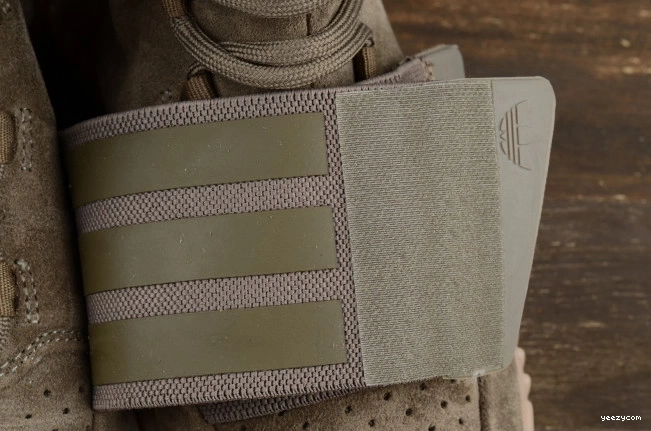 Yeezy Light 750 Boost BY2456 adidas Brown 1204